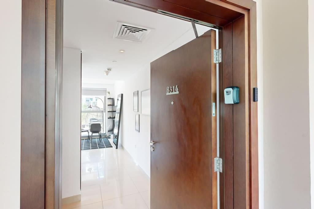 Studio In Best Part Of Downtown With Amazing Pool Dubai Eksteriør billede